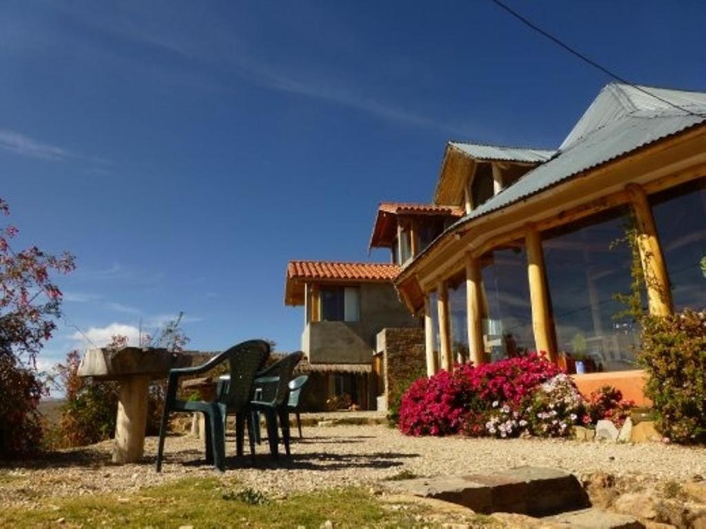 فندق Comunidad Yumaniفي  Casa De La Luna Isla Del Sol المظهر الخارجي الصورة